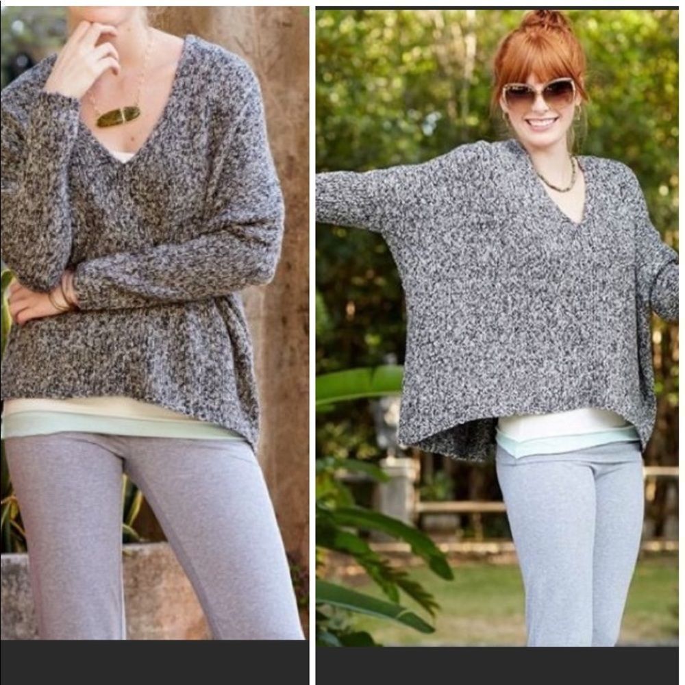 MATILDA JANE Hello Lovely MARVELOUS MARLED‎ VEE Black Gray Oversized Sweater XS
